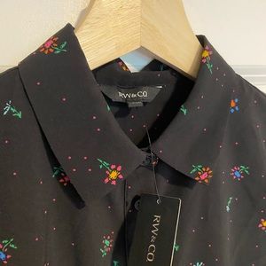 NWT / Black Blouse with Flower Details from RW&CO.